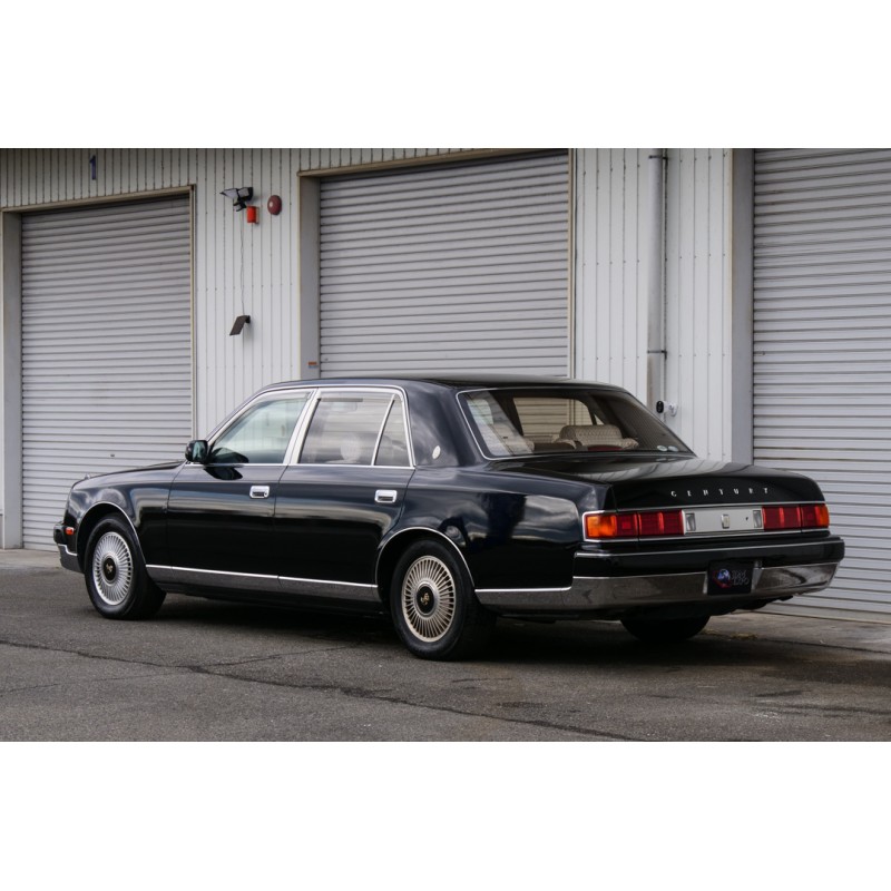 Toyota Century (N.8498) view 4